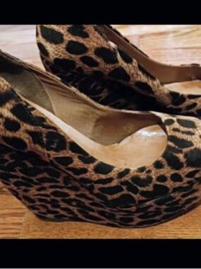 Aldo Leopard Print Wedge Heels - Tan & Black